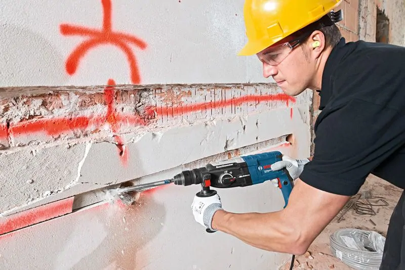 Bosch 0611267600 GBH 2-28 F fúrókalapács SDS plus + fúrótokmány kép 3