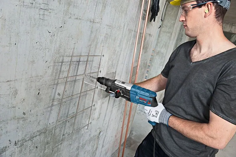 Bosch 0611267600 GBH 2-28 F fúrókalapács SDS plus + fúrótokmány kép 4