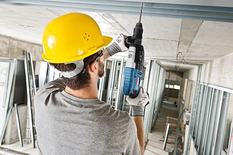 Bosch 0611267600 GBH 2-28 F fúrókalapács SDS plus + fúrótokmány kép 5