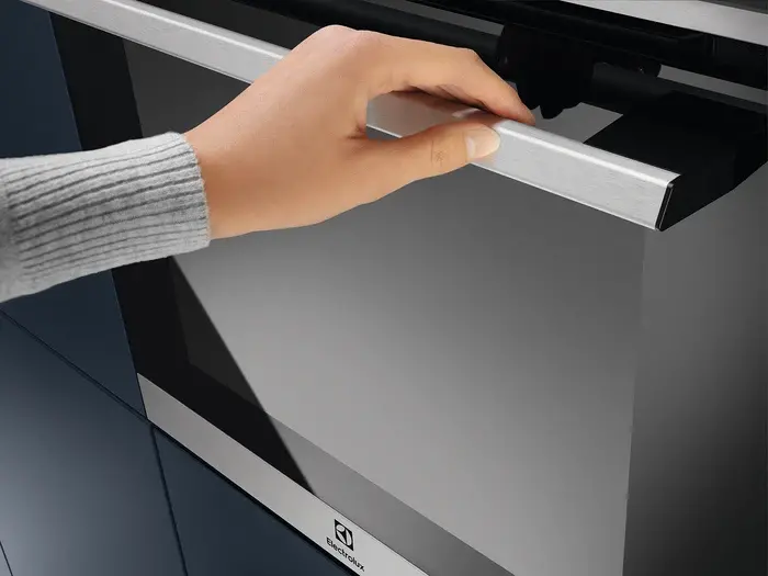 Electrolux EOD5H70X+EHF6240XXK beépíthető sütő + beépíthető főzőlap kép 9