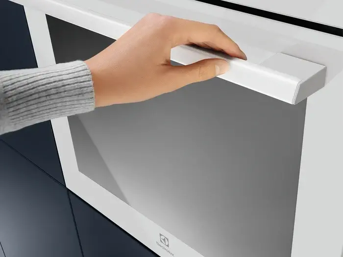 Electrolux EOF3H40BW+EIV63440BW beépíthető sütő + beépíthető főzőlap kép 3