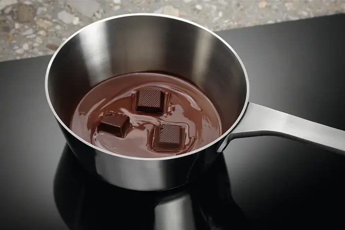 Electrolux EOF3H40BX+LIR60433B beépíthető sütő + beépíthető főzőlap kép 16