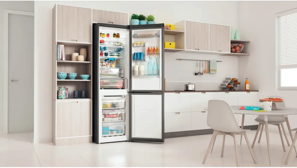 Indesit INFC9 TT33X alulfagyasztós hűtőszekrény kép 8