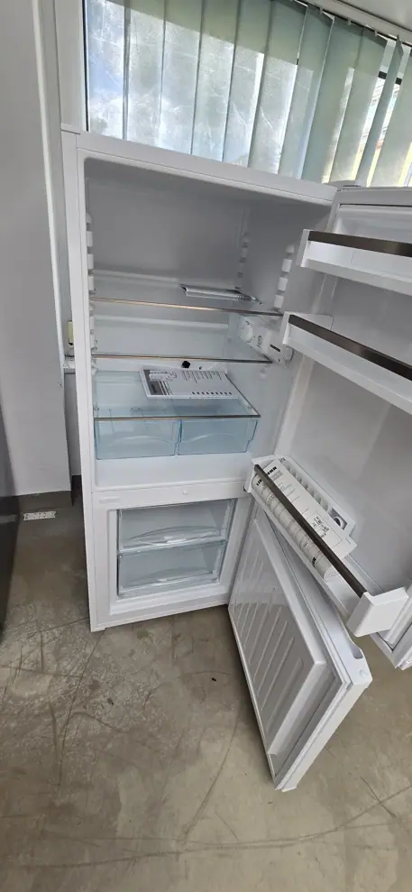 Liebherr CUE231/B alulfagyasztós hűtőszekrény kép 2