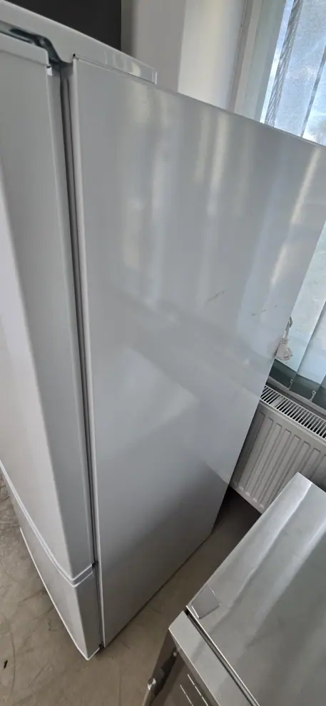 Liebherr CUE231/B alulfagyasztós hűtőszekrény kép 3