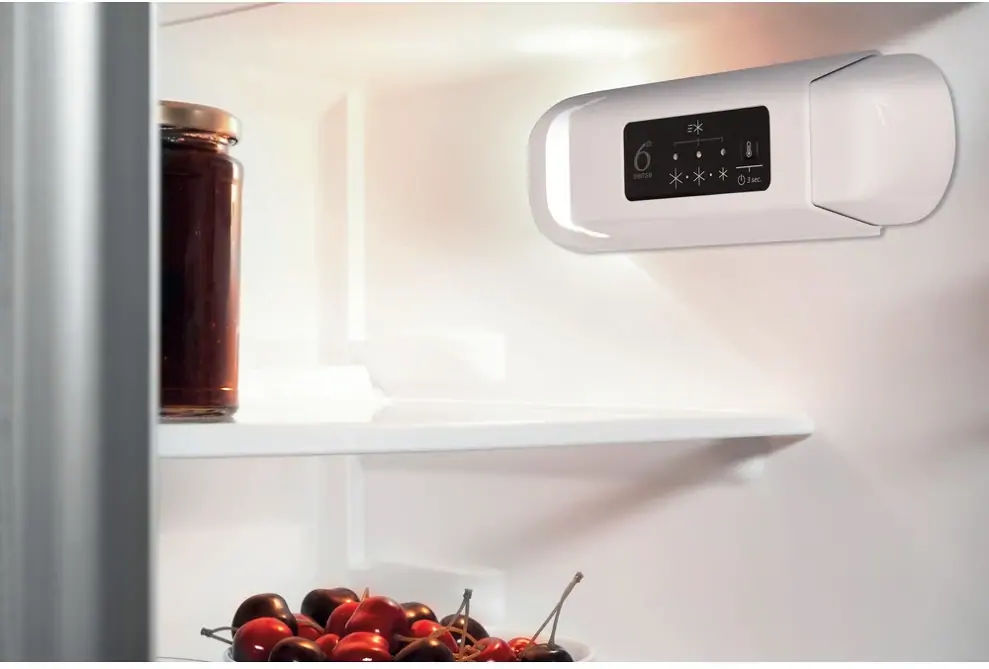 Whirlpool ART 3802 beépíthető felülfagyasztós hűtőszekrény kép 3