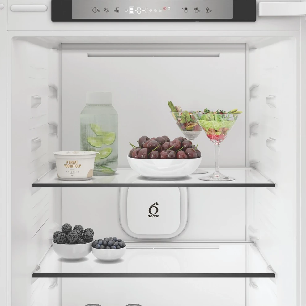 Whirlpool WHK2 5322 B4E beépíthető alulfagyasztós hűtőszekrény kép 3