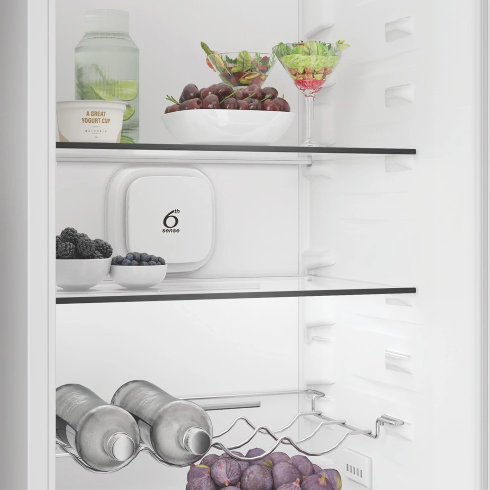 Whirlpool WHK2 5324 B6E beépíthető alulfagyasztós hűtőszekrény kép 3