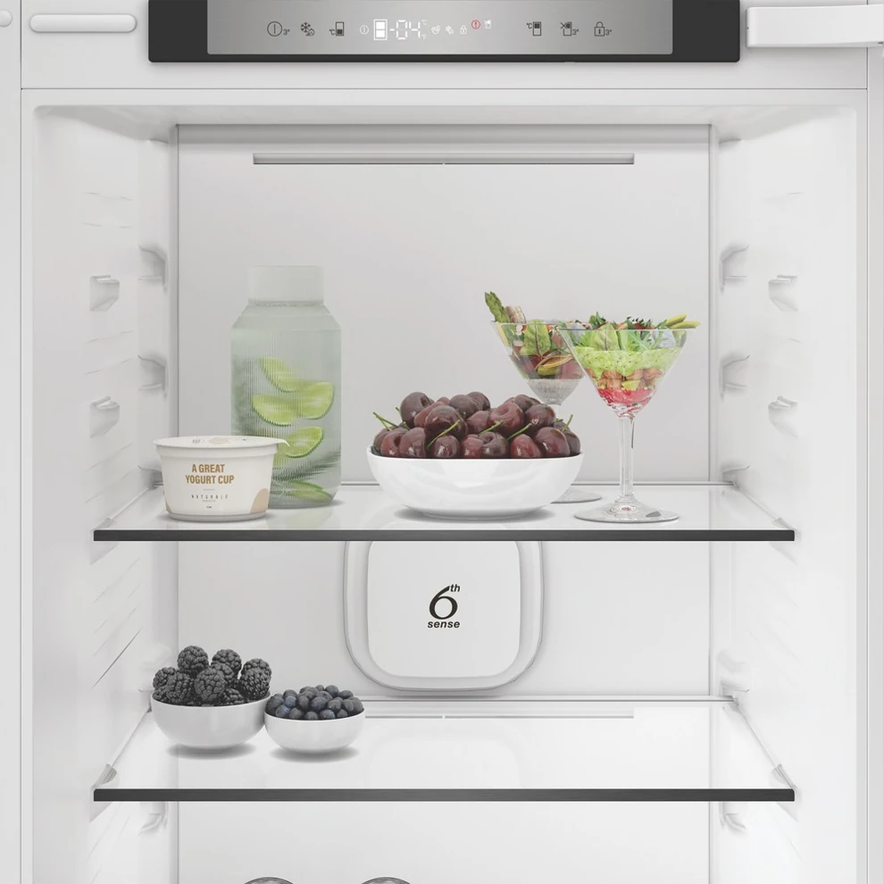 Whirlpool WHK2 5324 B6E beépíthető alulfagyasztós hűtőszekrény kép 5
