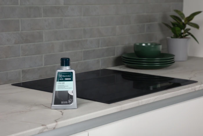 Electrolux M3HCC300 Vitro Care - Hob Cleaner (Recommended by Electrolux, AEG, Zanussi) 300 ml 9. kép