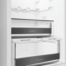 Whirlpool WHK2 5324 B6E beépíthető alulfagyasztós hűtőszekrény kép 12